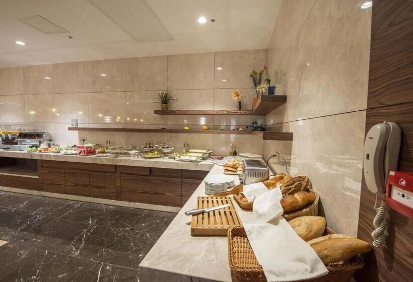 בית מלון כפרי Ramada By Wyndham Gemli̇k