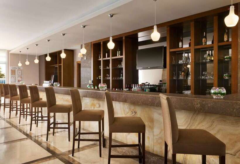 Отель Ramada Resort Side