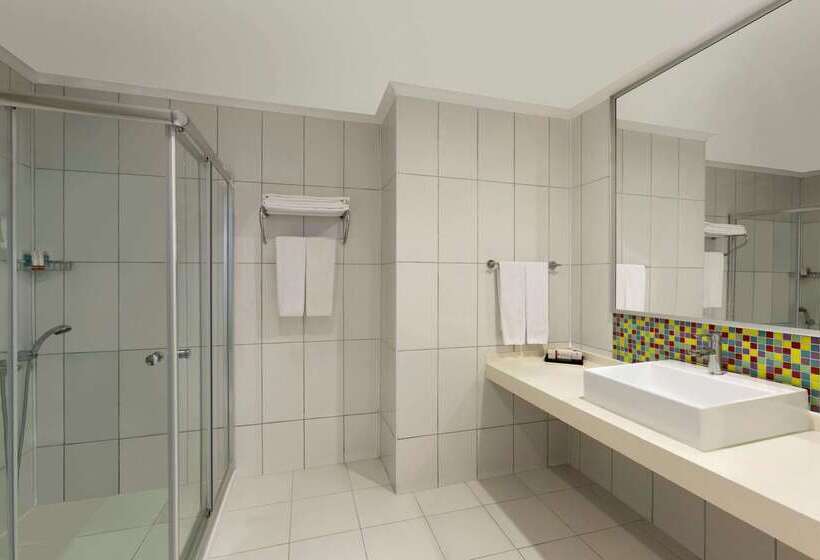 Отель Ramada Resort Side