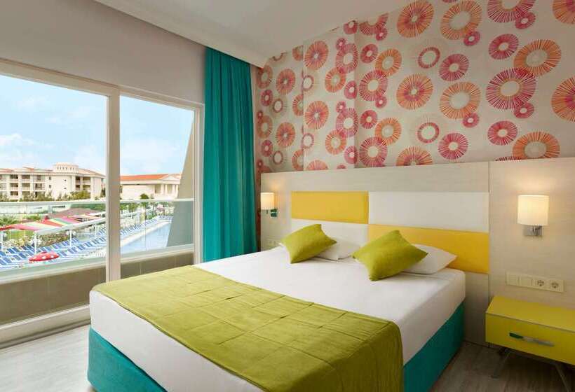 Отель Ramada Resort Side