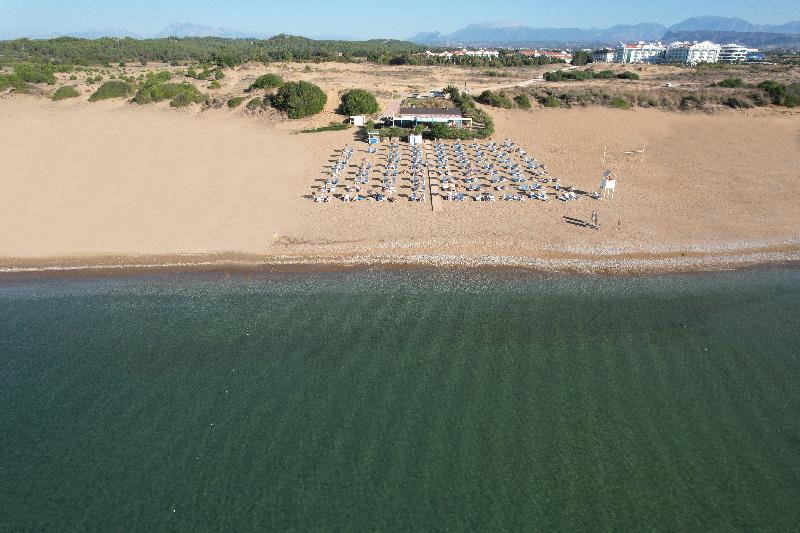 Отель Ramada Resort Side