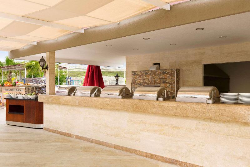 Отель Ramada Resort Side