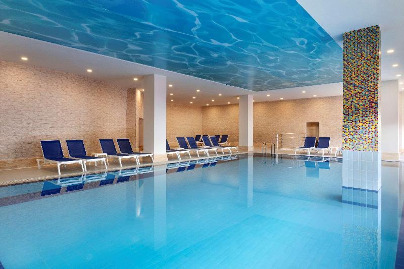 Отель Ramada Resort Side