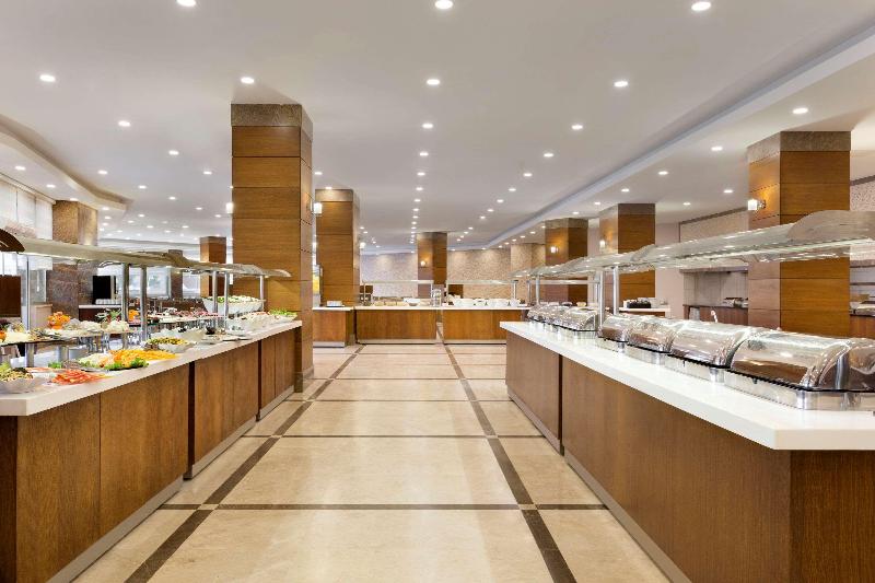 Отель Ramada Resort Side