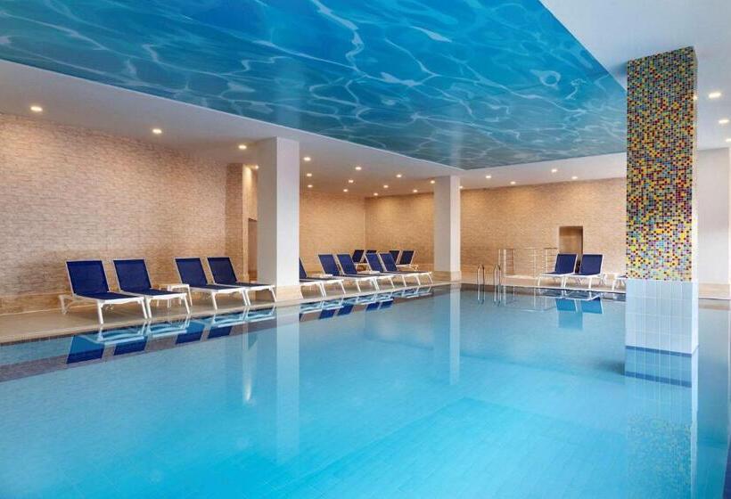 Отель Ramada Resort Side