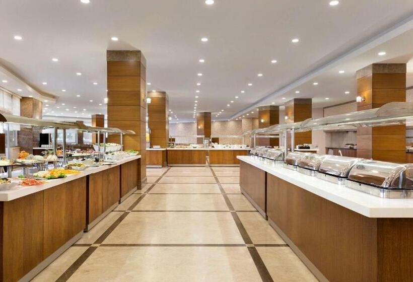 Отель Ramada Resort Side