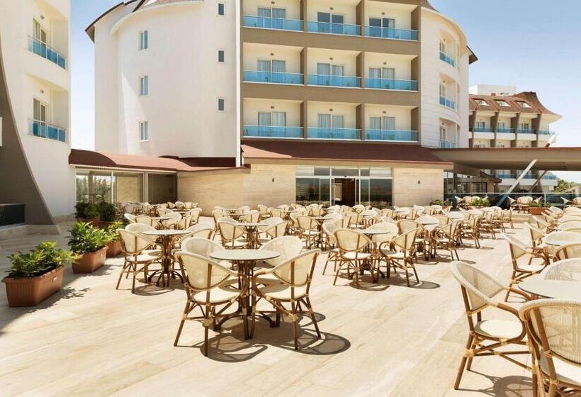 Отель Ramada Resort Side