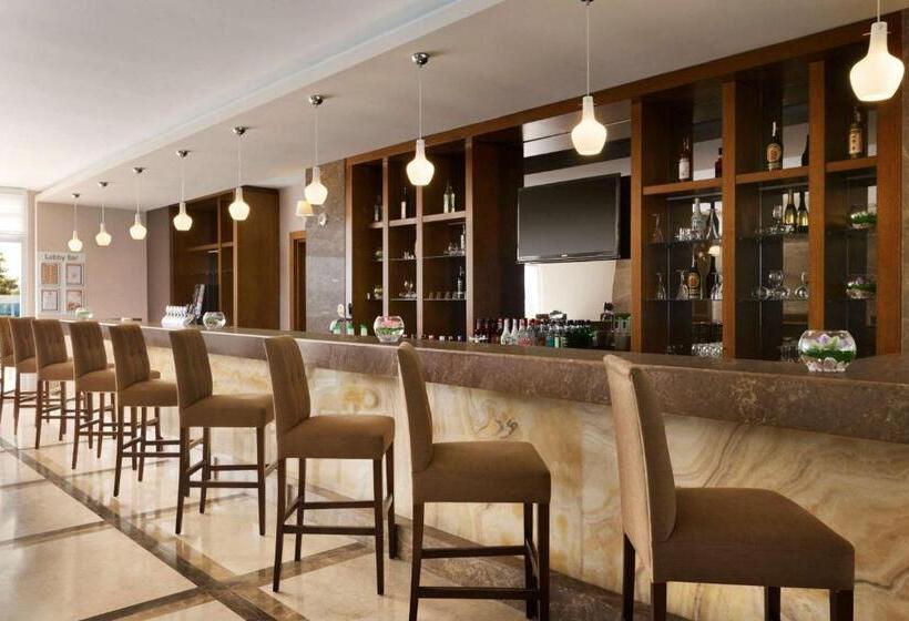 Отель Ramada Resort Side