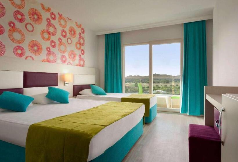 Отель Ramada Resort Side