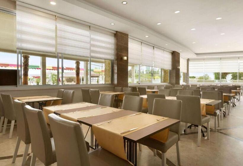 Отель Ramada Resort Side