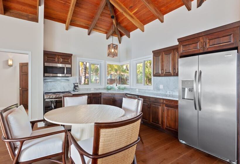 בית מלון כפרי Ray Caye Private Island Resort