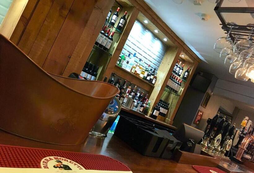 ホテル Red Lion Coaching Inn