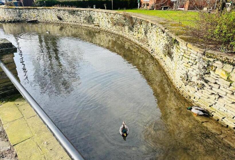 ホテル Red Lion Coaching Inn