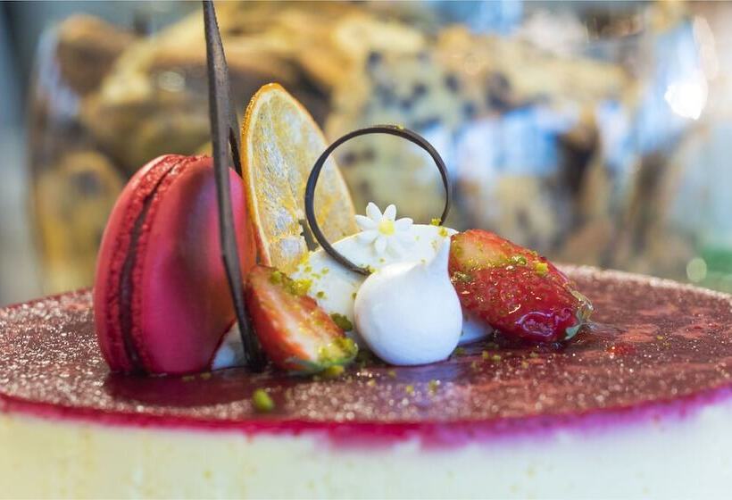 هتل S & Preference Hualing Tbilisi