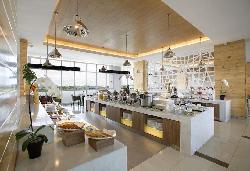 בית מלון כפרי Santika Cikarang