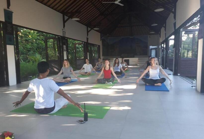 בית מלון כפרי Surya Shanti Villa Sidemen