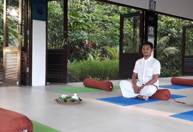 בית מלון כפרי Surya Shanti Villa Sidemen