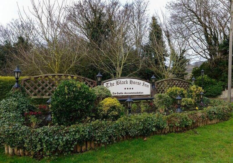 בית מלון כפרי The Black Horse Inn