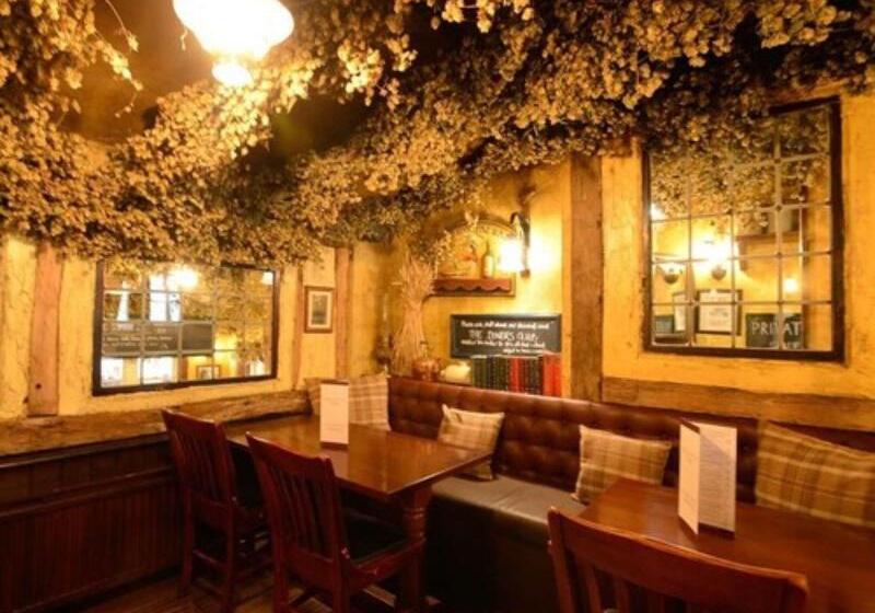 בית מלון כפרי The Black Horse Inn