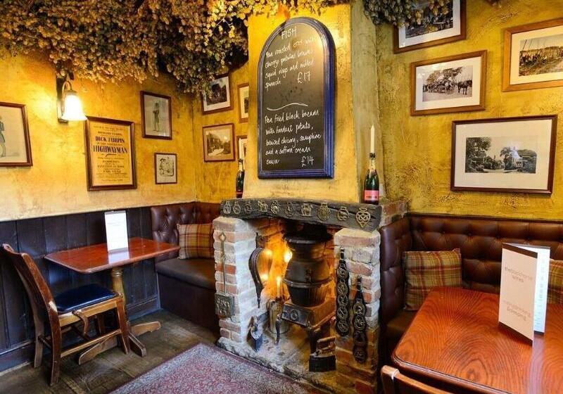 בית מלון כפרי The Black Horse Inn