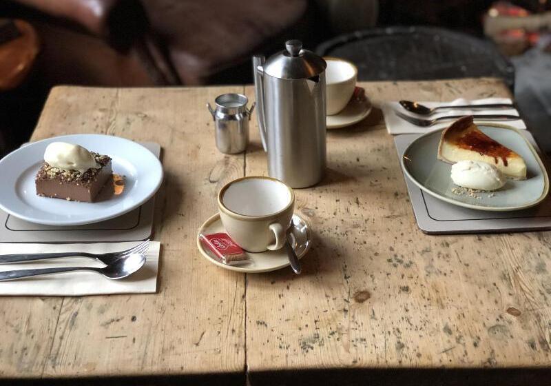 בית מלון כפרי The Black Horse Inn