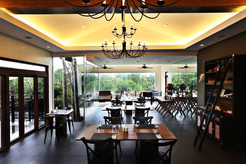 هتل The Funny Lion   Coron