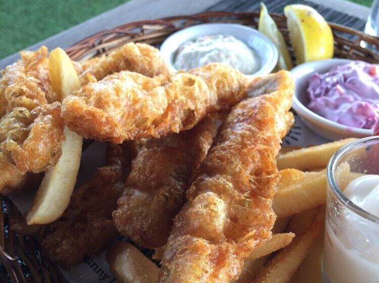 هتل The Funny Lion   Coron