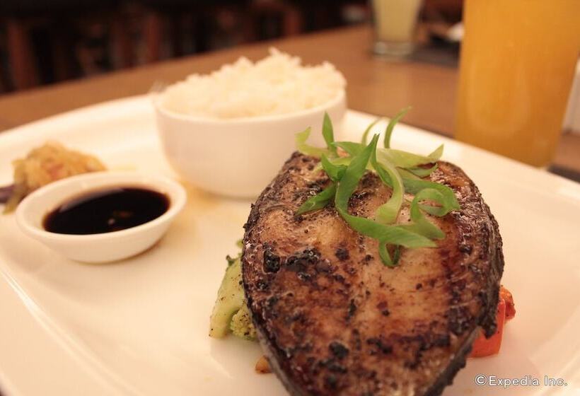 هتل The Funny Lion   Coron