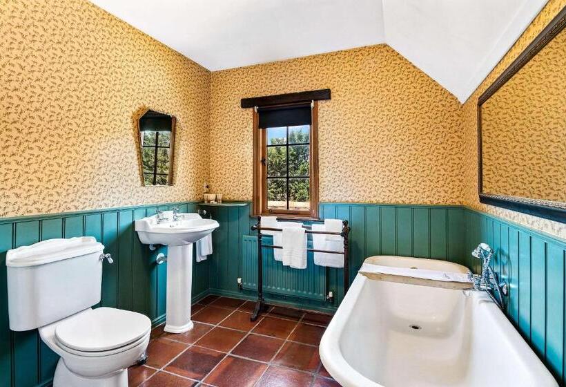 The Honest Lawyer, Ascend Hotel Collection