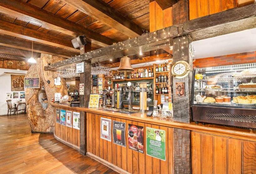 The Honest Lawyer, Ascend Hotel Collection