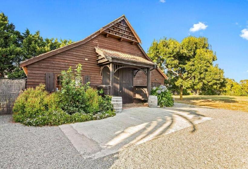 The Honest Lawyer, Ascend Hotel Collection