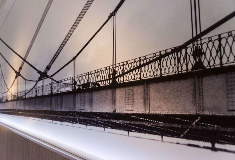 בית מלון כפרי The Originals City, Hôtel Ecoparc, Montpellier Est