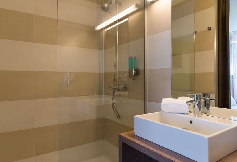 בית מלון כפרי The Originals City, Hôtel Ecoparc, Montpellier Est