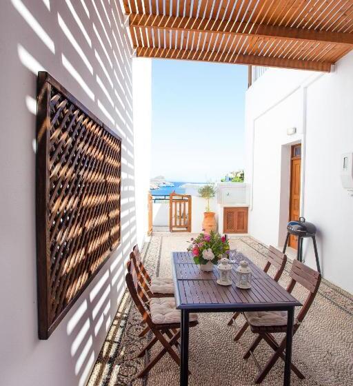 هتل Thea Villas And Suite