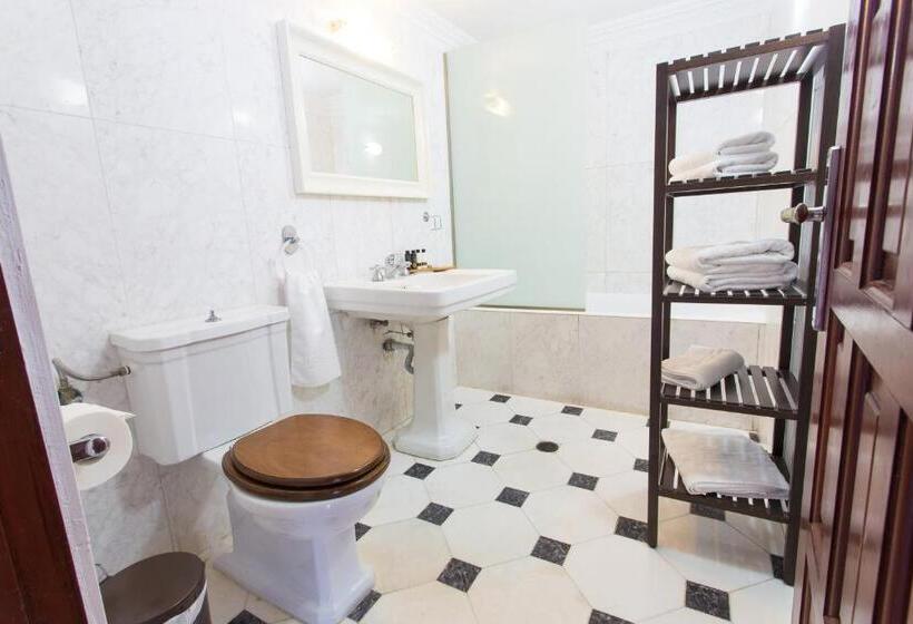هتل Thea Villas And Suite