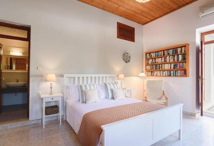 هتل Thea Villas And Suite