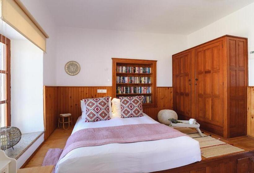 هتل Thea Villas And Suite