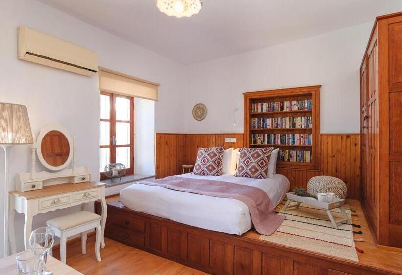 هتل Thea Villas And Suite
