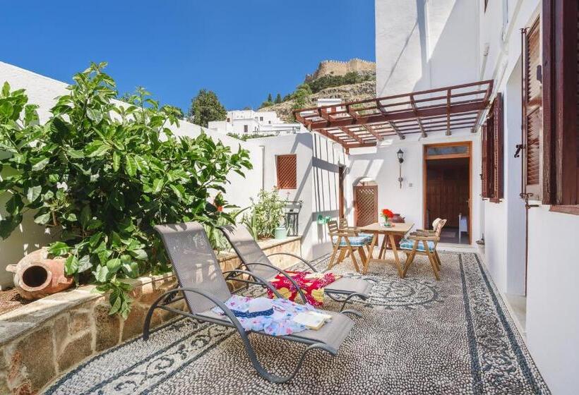 هتل Thea Villas And Suite