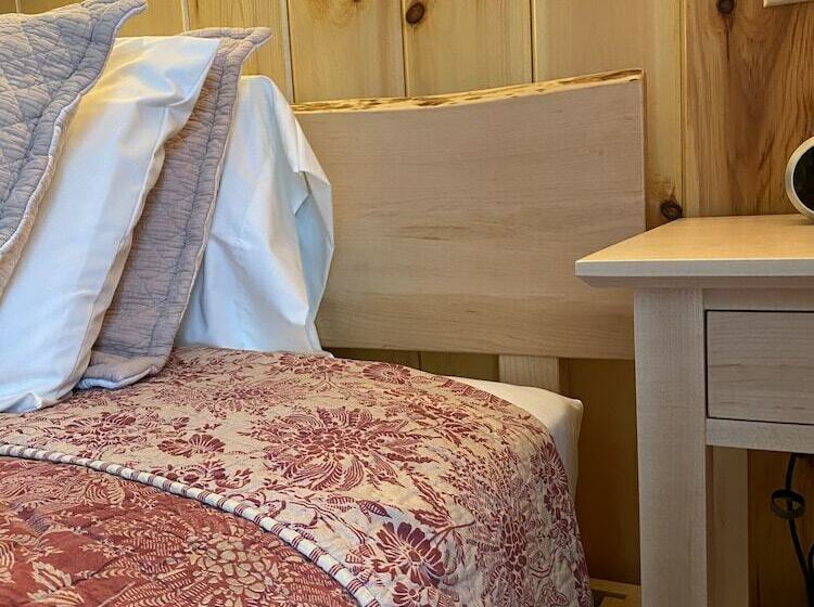 James Place Inn Bed And Breakfast