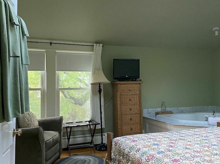 James Place Inn Bed And Breakfast