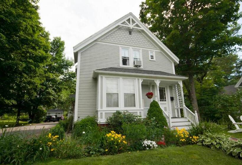 James Place Inn Bed And Breakfast