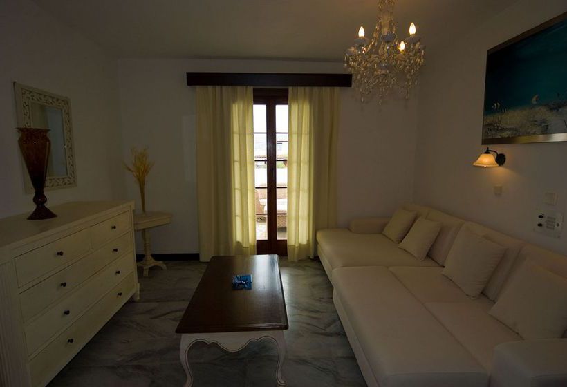 Porto Paros Hotel & Villas