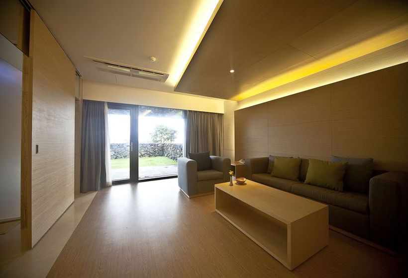 Luston Villa & Hotel