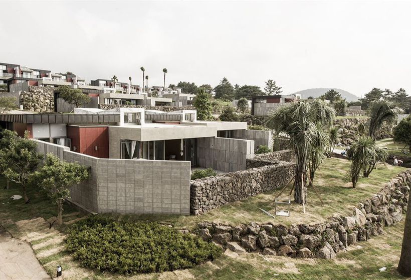 Luston Villa & Hotel