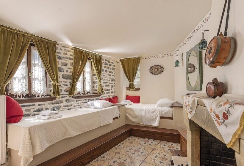 Melanthi Traditional