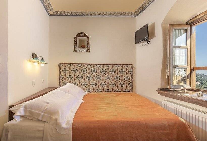 Melanthi Traditional