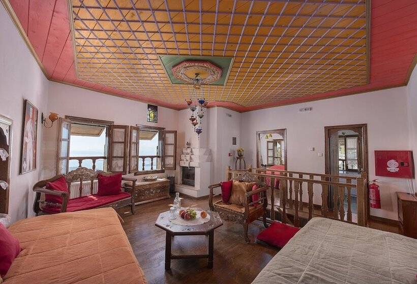 Melanthi Traditional