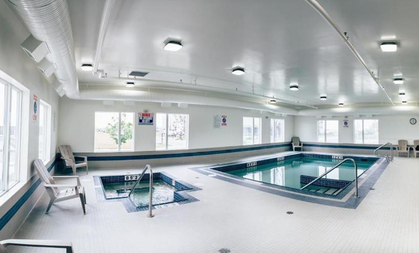Motel 6 Airdrie