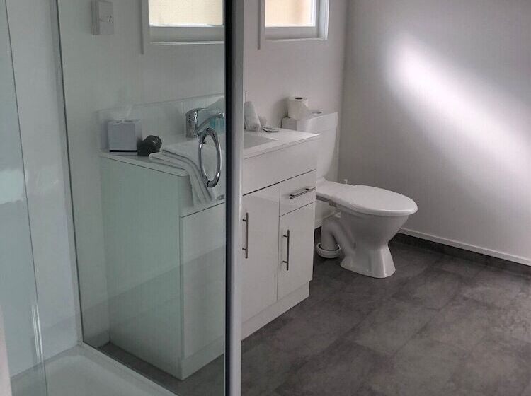 汽车旅馆  Ambassador Motor Inn